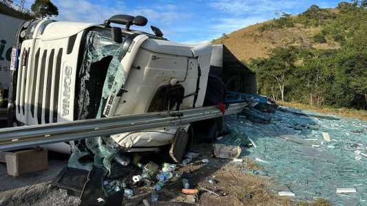 Motorista perdeu o controle da direção em uma curva
