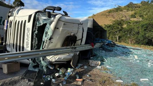 Motorista perdeu o controle da direção em uma curva