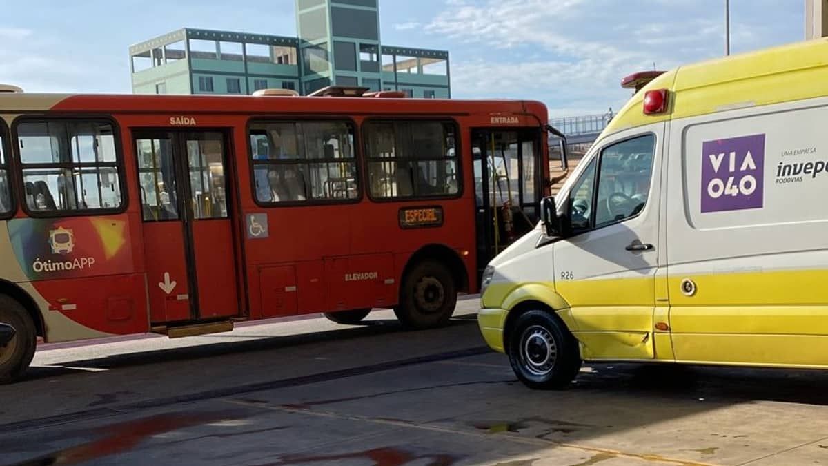 Motorista de ônibus passa mal e abandona veículo na BR-040 