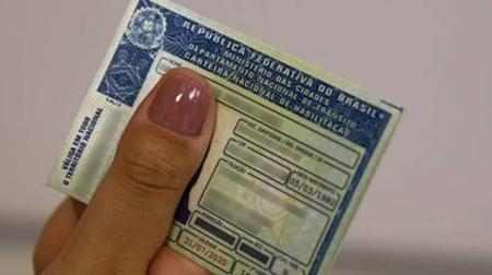 Motoristas reclamam do aumento da taxa