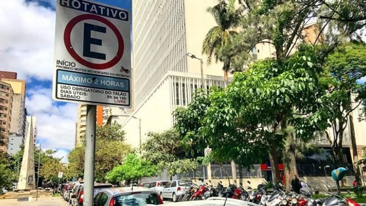 Estacionamento rotativo fica mais caro a partir desta segunda em BH 
