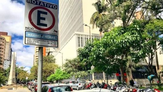 Motoristas terão que pagar R$0,55 a mais para estacionar em vaga