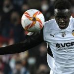 Jogador do Valencia sai em defesa de Vini Jr e pede sanção dura 