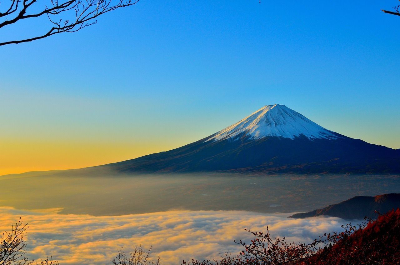 Quatro pessoas morrem ao escalar o Monte Fuji dias antes do início da temporada