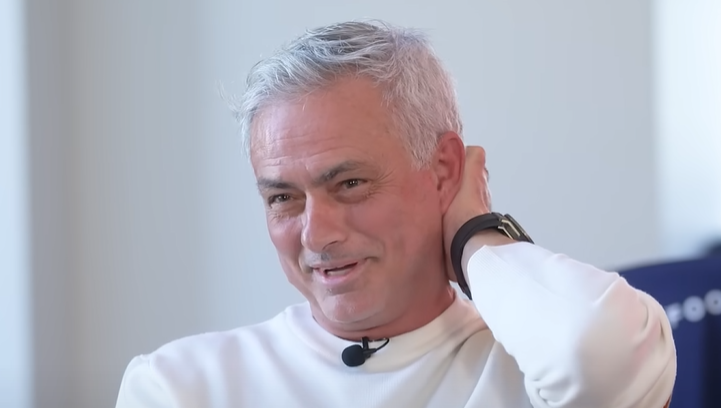 José Mourinho rasga elogios a ídolo do Cruzeiro: ‘O que eu vi foi loucura’