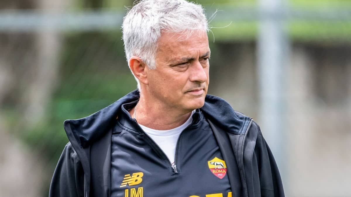 Mourinho nega negociação com o PSG: “Nunca falei com eles” 
