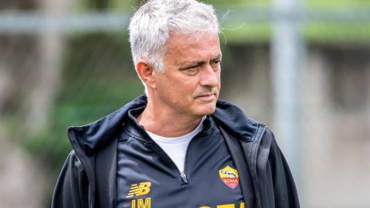 Mourinho em comando de treino na Roma