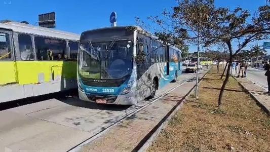 Move Metropolitano se envolveu em acidente na avenida Antônio Carlos