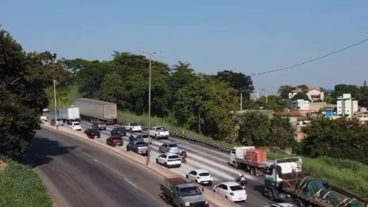 Movimento é intenso no trecho nesta manhã