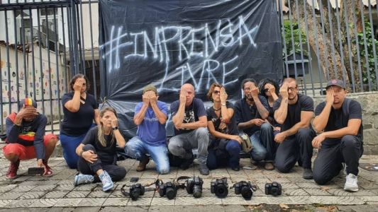 Movimento pela liberdade de imprensa foi realizado nesta manhã