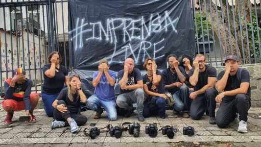Movimento pela liberdade de imprensa foi realizado nesta manhã