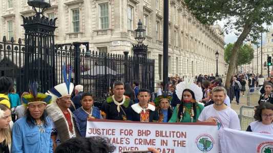 Movimentos protestam contra impunidade da BHP Billiton, controladora da Samarco