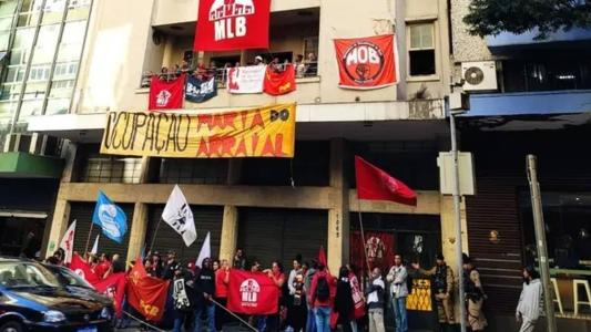 Movimentos sociais ocuparam prédio que pertence ao Senac, no centro de Belo Horizonte