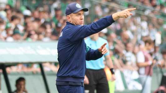 Técnico Mozart quando comandava o Coritiba, na Série B do Campeonato Brasileiro