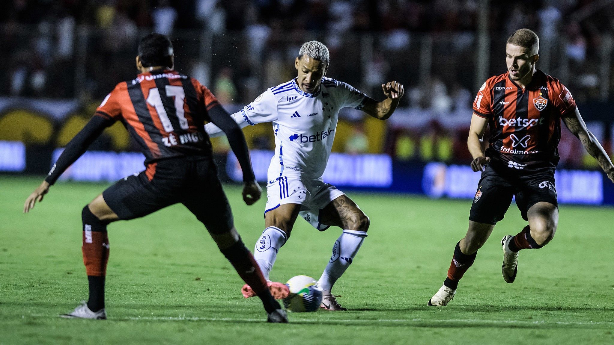 Vitória 2 x 2 Cruzeiro: assista aos melhores momentos do jogo pelo Brasileirão