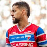 Meia do Fortaleza conta como foi dividir vestiário com Cristiano Ronaldo e Messi