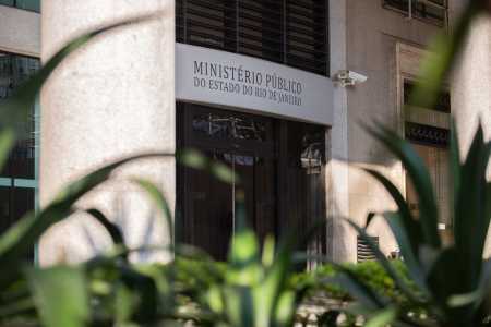 Delegados suspeitos de cobrar propina para arquivar inquérito são alvos de operação no RJ | CNN Brasil