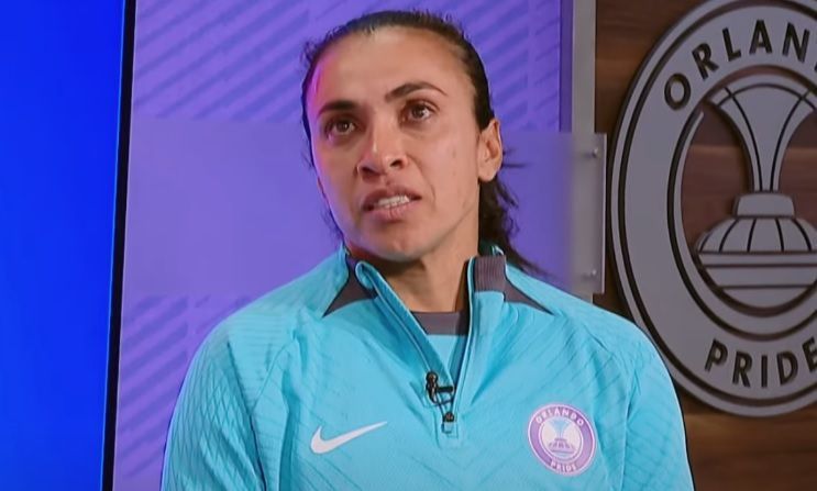 Marta chora ao falar sobre inspirar novas gerações: “Eu não tive referência”