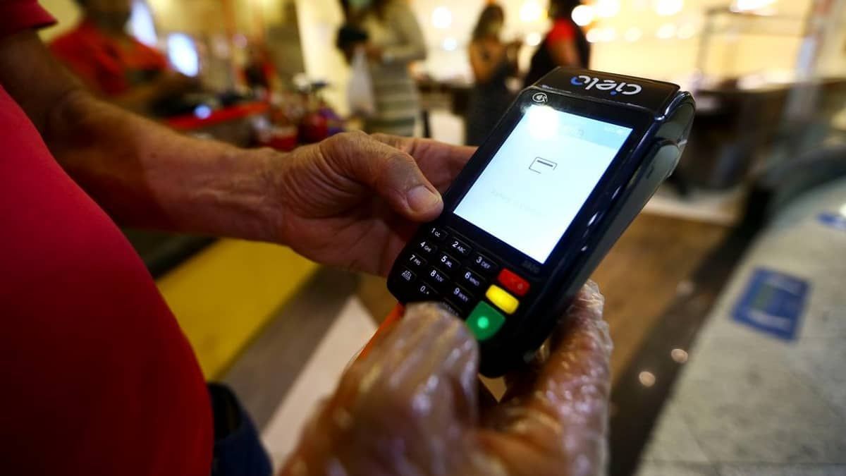 Banco Central deixa de regular cartões de auxílio-alimentação em março