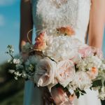 Mulher economiza por 20 anos para casamento e decide casar consigo mesma