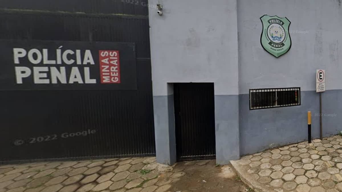 Brasileira condenada por roubo é extraditada de Portugal e levada para presídio sob escolta da PF 