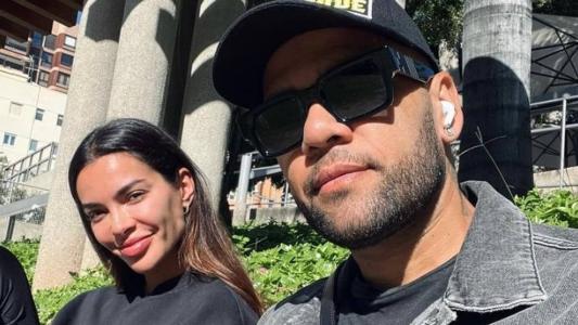 Mulher de Daniel Alves, Joana Sanz, visitou o brasileiro na prisão