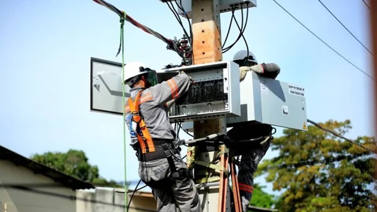 Cliente que teve várias quedas de energia em casa vai ser indenizada por companhia