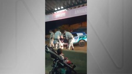 Mulher é agredida por policial militar durante abordagem em Goiás; veja vídeo.