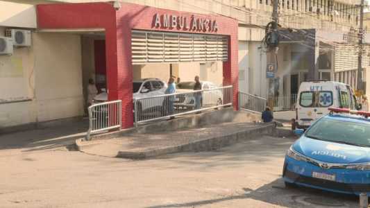 Mulher é baleada nas costas em blitz no Rio, e PM afasta policiais.