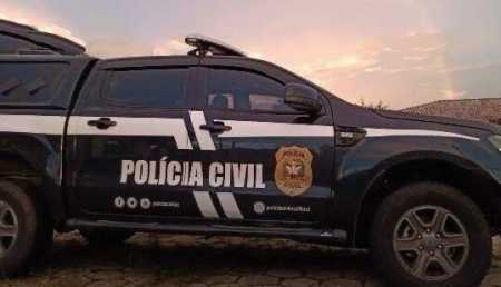 A mulher foi indiciada por perseguição e não poderá mais se aproximar da vítima