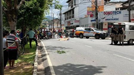 Mulher morre atropelada em avenida do Canaã, em Ipatinga