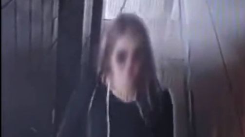 Câmeras de segurança, instaladas dentro do apartamento, flagraram a ação