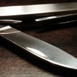 Mulher que pedia carona e assaltava caminhoneiros com canivete pega sete anos de prisão