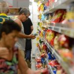 Cliente que escorregou e caiu em supermercado de BH vai ser indenizada