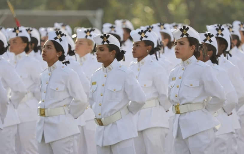 Mulheres agora podem fazer alistamento militar a partir dos 18 anos; entenda