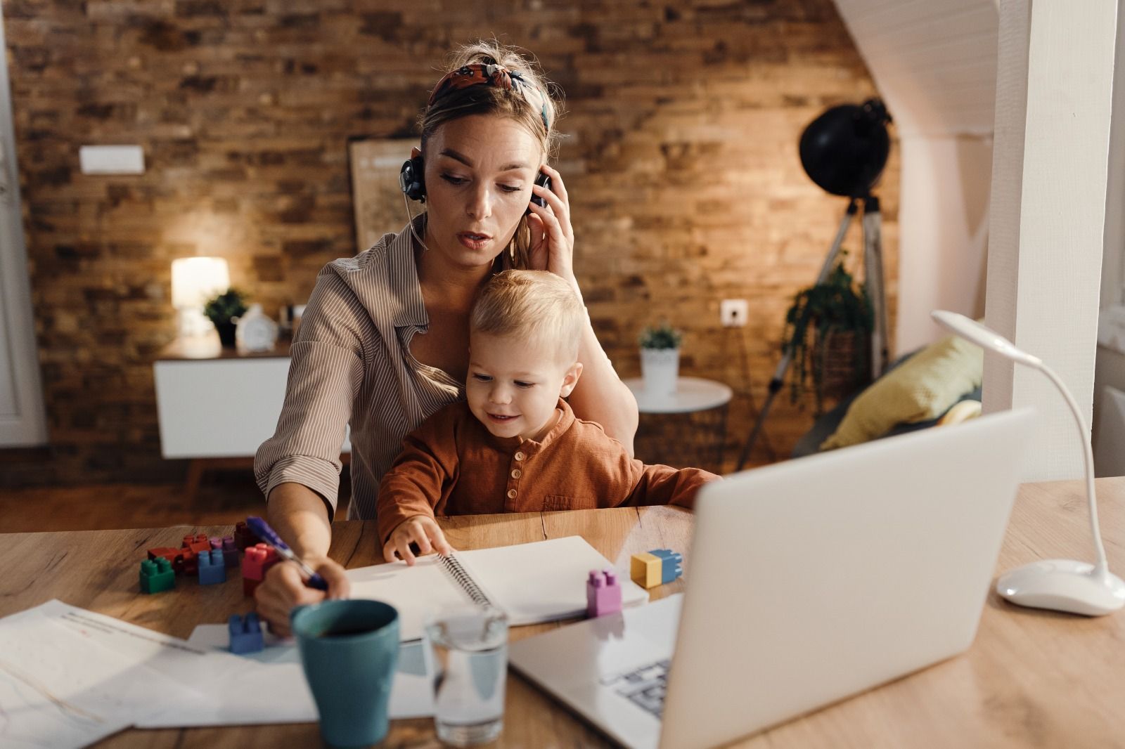 Entre o Discurso e a Prática: O Assédio Invisível Contra Mulheres no Mercado de Trabalho