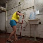 Mulheres gastam o dobro de tempo se dedicando ao serviço doméstico, aponta IBGE