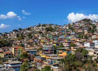 Macro-mural transforma paisagem e valoriza cultura em Nova Lima