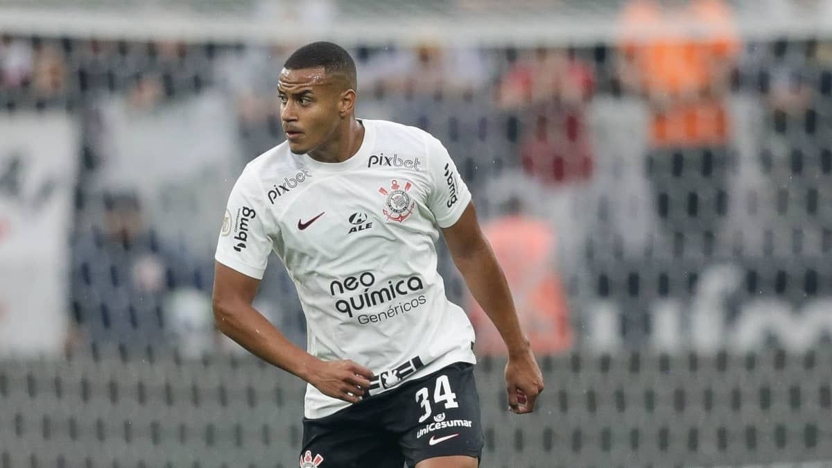 Murillo comenta marcação em Hulk na classificação do Corinthians