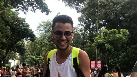 Murilo Castro curte o Carnaval no Bloco Faraó