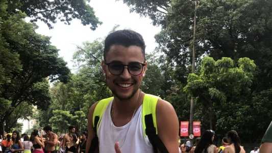 Murilo Castro curte o Carnaval no Bloco Faraó