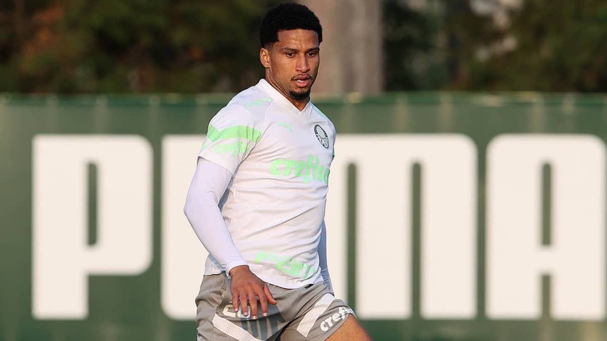 Murilo comemora recorde no Palmeiras e quer vitória no Dérbi