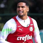 Zagueiro do Palmeiras se aproxima de retorno aos gramados