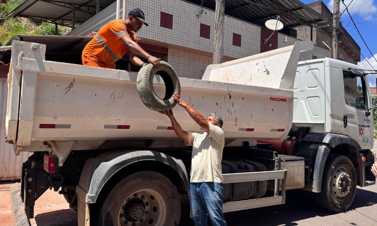 Região Leste recebe mutirão de limpeza em combate ao Aedes aegypti em Juiz de Fora