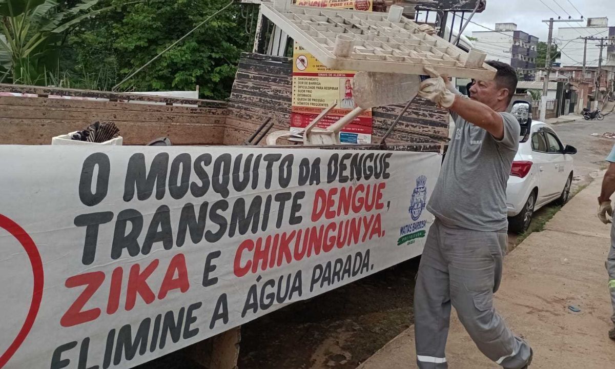 Combate ao Aedes Aegypti: equipes da Prefeitura realizam mutirão de limpeza em bairro de Matias Barbosa