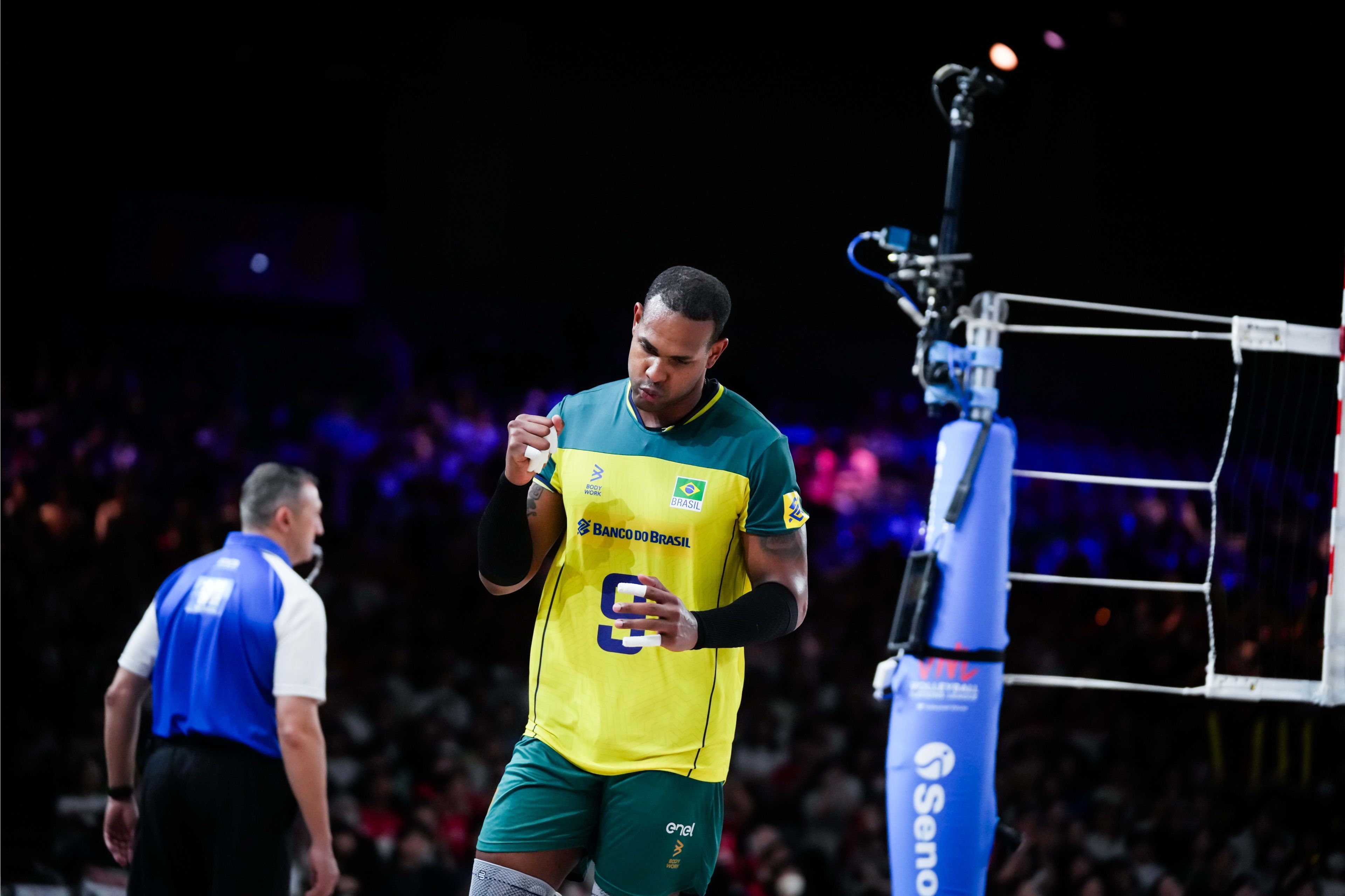 Vôlei: Leal brilha, e Brasil vence Polônia e se recupera na Liga das Nações