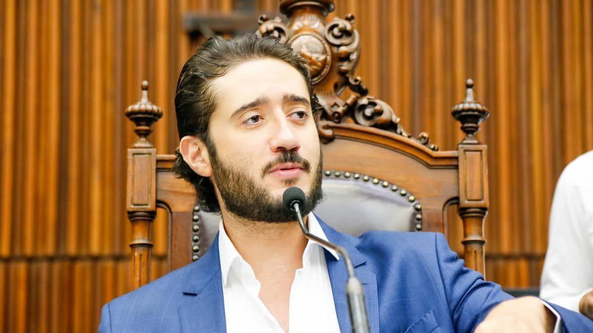 Gabriel aciona a Justiça e pede que Câmara de BH seja impedida de votar afastamento da presidência; 'ilegal'