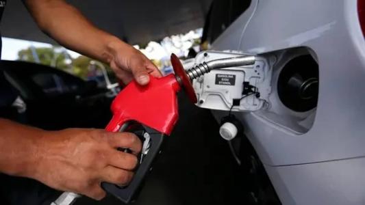 Na comparação mensal, o preço médio do biocombustível no país caiu 0,54%, de R$ 3,68 para R$ 3,66 o litro