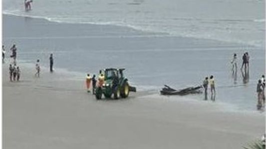 Na embarcação havia 12 pessoas e nove delas foram resgatadas com vida; duas estão desaparecidas