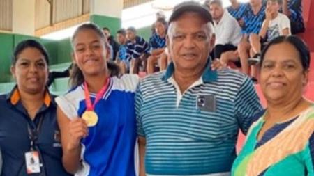Na foto, Julinha e sua família